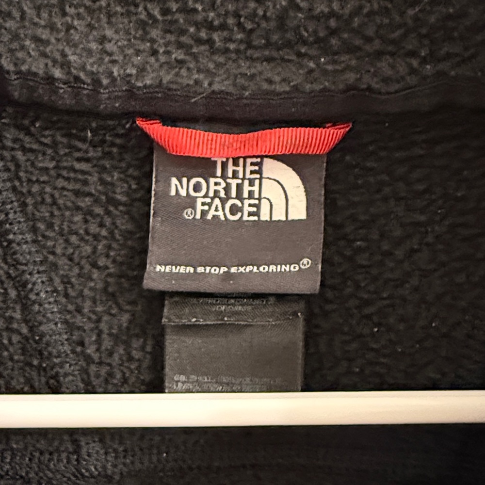 The North Face Black Half-Zip Fleece Pullover - Picture 2 of 3